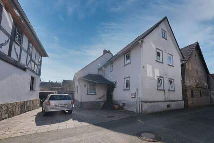 Großzügige Immobilie mit Potenzial in zentraler Lage von Aßlar - provisionsfrei