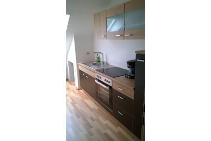 Modernisierte 3-Zimmer-DG-Wohnung mit Süd-Terrasse - Meerbusch