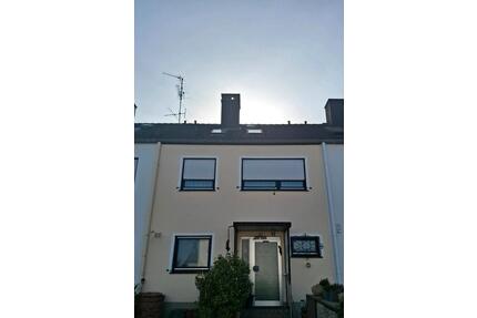 Haus Reihenhaus in Bornheim Dersdorf mit Terrasse & Garten