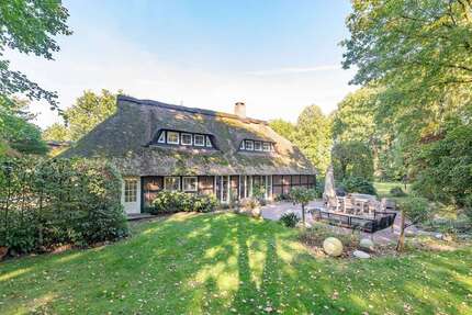 Haus zum Kaufen in Wiefelstede 599.000,00 € 358 m²