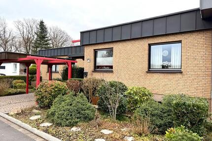 Einfamilienhaus in Holzwickede mit Garten, Garage, Carport