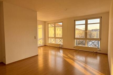Ideal zum Eigennutz! | 2- Zimmerwohnung mit Balkon in Elbnähe | Dresden Johannstadt