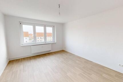 Helle 4-Zimmer-Wohnung mit moderner EINBAUKÜCHE und Wannenbad - Wittenberg Lutherstadt