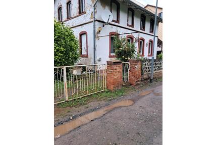 Haus zu verkaufen - 25.000,00&nbsp;EUR Kaufpreis, ca.&nbsp; 120,00&nbsp;m&sup2; in Pößneck (PLZ: 07381)