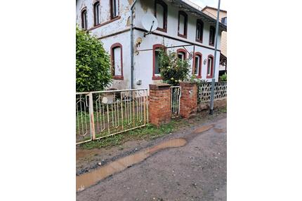 Haus zu verkaufen - 35.000,00&nbsp;EUR Kaufpreis, ca.&nbsp; 120,00&nbsp;m&sup2; in Pößneck (PLZ: 07381)