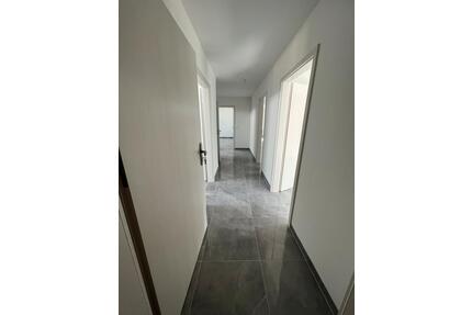 Moderne 4,5-Zimmer-Neubauwohnung mit Balkon & Garage - Mühlacker