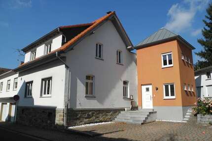 Haus zum Mieten in Hofheim 2.450,00 € 142.34 m²