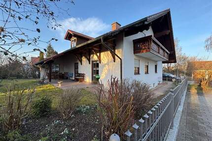 Großzügiges Einfamilienhaus mit reichlich Platz zur individuellen Nutzung - Geiselhöring