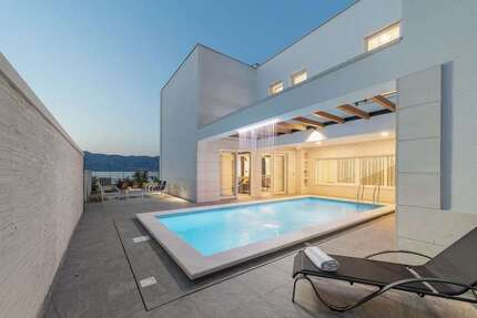 Haus zum Kaufen in Brac 1.850.000,00 € 304 m²