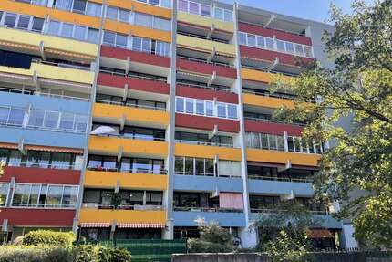 Wohnung zum Mieten in Augsburg 1.050,00 € 104.8 m²