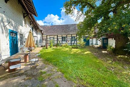 Historischer Vierkanthof in Titz-Rödingen - Jüchen