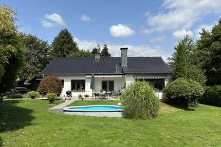 Haus zum Mieten in Velbert 2.250,00 € 189 m²