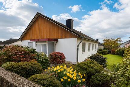Freistehendes EFH mit Garten, Hobbykeller und Doppelgarage - Klingenmünster