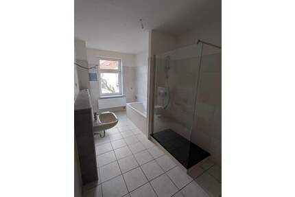 * EBK möglich * frisch renovierte 2-Raum Wohnung in guter Lage * - Leipzig Böhlitz-Ehrenberg