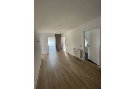 Ansprechende, sanierte 2,5 Zimmer Wohnung mit Balkon, EBK in Eltville - Eltville am Rhein