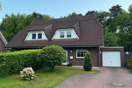 Wohnen am Waldrand: Doppelhaus in Sandkrug - Hatten