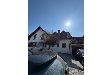 Vermiete - 4 Zimmer Reihenhauswohnung mit Garten & Garage - Vilsbiburg