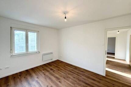 Perfekt geeignet für 2-er WG! Freie & helle 2-Zimmer-Wohnung im 2.OG in nettem MFH direkt an der TH - Nürnberg Wöhrd