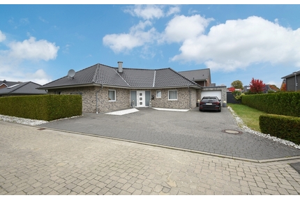 Geräumiger Bungalow in zentraler, ruhiger Seitenstraße am Untenende von Papenburg!