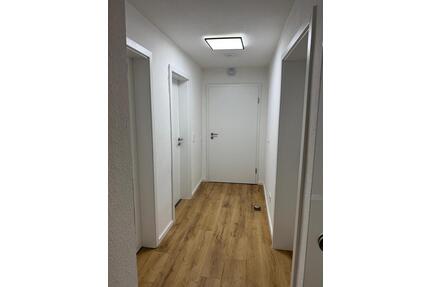 Helle und renovierte Wohnung mit Balkon u Garage - Bad Königshofen im Grabfeld