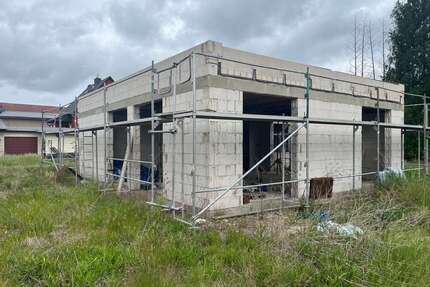 Haus zum Kaufen in Hillersleben 90.000,00 € 180 m²