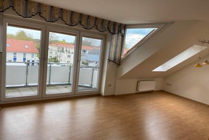 3-Zimmer DG-Wohnung mit Südbalkon ideal für Single und Paar - Bielefeld Brackwede