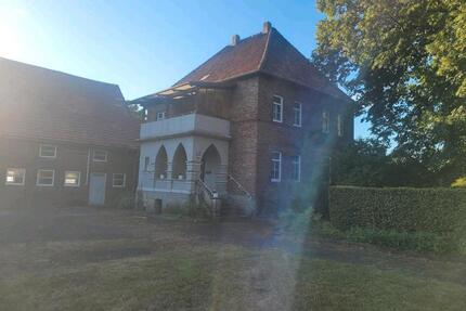 Bauernhof ehemalige hofstelle - 800.000,00&nbsp;EUR Kaufpreis, ca.&nbsp; 200,00&nbsp;m&sup2; in Geseke (PLZ: 59590)