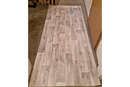 Laminat ..... - 10,00&nbsp;EUR Kaltmiete, ca.&nbsp; 20,00&nbsp;m&sup2;&nbsp;Wohnfl&auml;che in Elmenhorst/Lichtenhagen (PLZ: 18107)