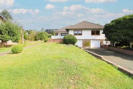 Haus zum Kaufen in Burgwald 349.000,00 € 175 m²