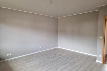 Wohnung, 5 ZKB, 140 qm, Abstellraum, Gäste-WC, 2 PKW Stellplätze - Hargesheim