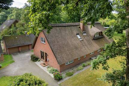 Reetgedecktes Einfamilienhaus mit viel Platz und Historie - Worpswede