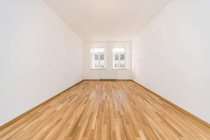 Lichtdurchflutete 2-Zimmer-Wohnung mit Balkon - Leipzig Stötteritz