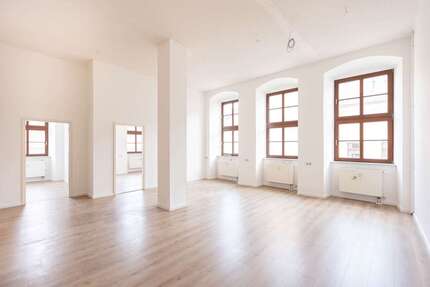 Wohnung zum Mieten in Löbau 660,00 € 110 m²