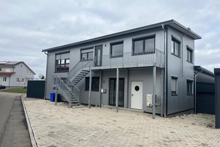 Haus mit 2 Wohnungen Neubau Physio Versicherung Büro - Hechingen