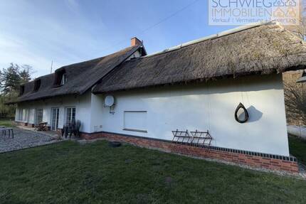 Spreewaldhaus mit 3 Ferienwohnungen und Ausbaureservere auf ca. 4,3 ha Grundstück in BurgSpreewald - Burg/Spreewald