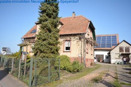 Haus mit zwei Wohneinheiten und 7000m² Grundstück Bornheim