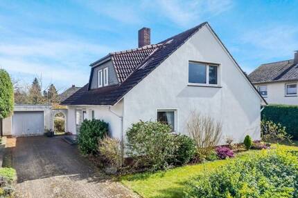 Solides Einfamilienhaus mit Garten und Entwicklungspotenzial in ruhiger Lage! - Petershagen Lahde