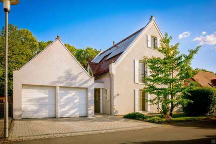Haus zum Kaufen in Asbach Bäumenheim 790.000,00 € 210 m²