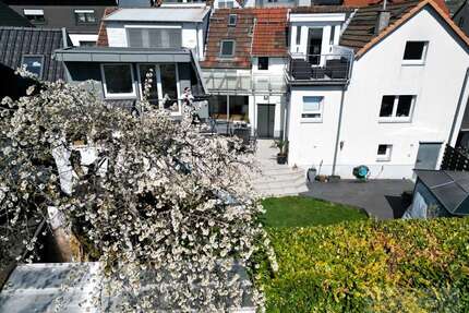 Haus zum Kaufen in Taunusstein Neuhof 749.000,00 € 224 m² - Taunusstein / Neuhof