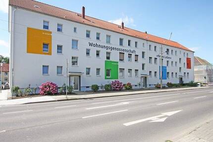 Bezugsfertige 3-Raum-Wohnung im 1. OG mit großem Balkon - Oschersleben
