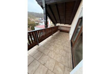 Wohnung zu Vermieten - 950,00&nbsp;EUR Kaltmiete, ca.&nbsp; 131,00&nbsp;m&sup2; in Teublitz (PLZ: 93158)