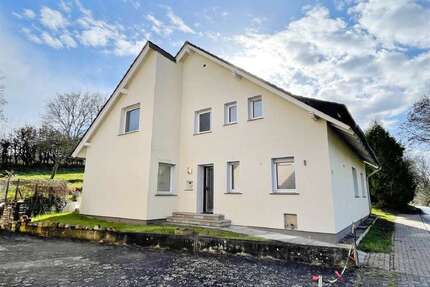 Haus zum Kaufen in Kalletal 230.000,00 € 210.6 m²