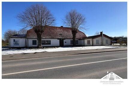 Wohnhaus mit Gastwirtschaft auf großem Grundstück im Außenbereich zu verkaufen - Neuburg / Nantrow