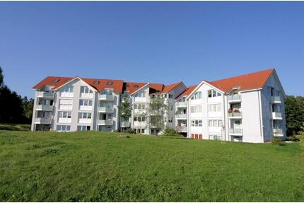 Sonnige 2-Zimmer-Dachgeschosswohnung mit Balkon in idyllischer Lage von Weidach - Weitramsdorf