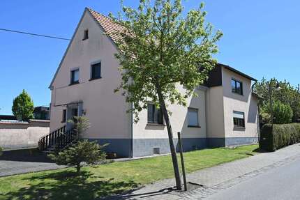 Haus zum Kaufen in Naunheim 330.000,00 € 240 m²