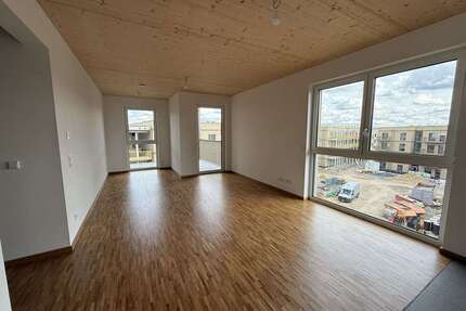 Wohnung zum Mieten in Berlin 1.403,63 € 81.37 m²