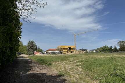 Grundstück zu verkaufen in Großdeuben 285.100,00 € 880 m²