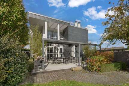 Haus zum Kaufen in Königstein im Taunus 1.950.000,00 € 333.11 m²