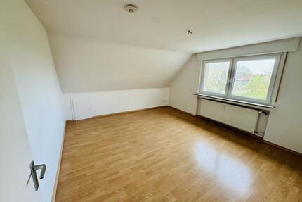 Dachgeschosswohnung mit 4 Zimmern in Weslarn! - Bad Sassendorf