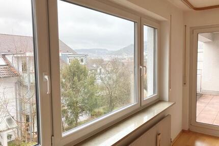 89 m² Innenstadtlage mit neuer Einbauküche (2025) und Balkon - Tübingen